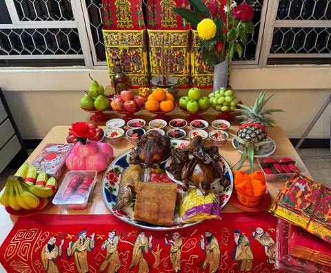 新加坡福建人拜天公的供桌。（蒋谷摄）