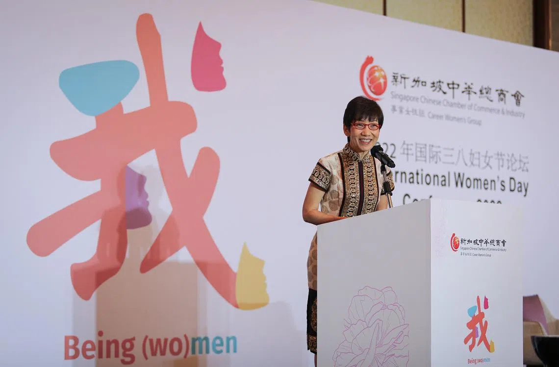 永续发展与环境部长傅海燕3月6日出席在香格里拉酒店举行的2022年国际三八妇女节论坛。傅海燕是我国政坛上一位能与男性领导平起平坐的女领导。（联合早报）