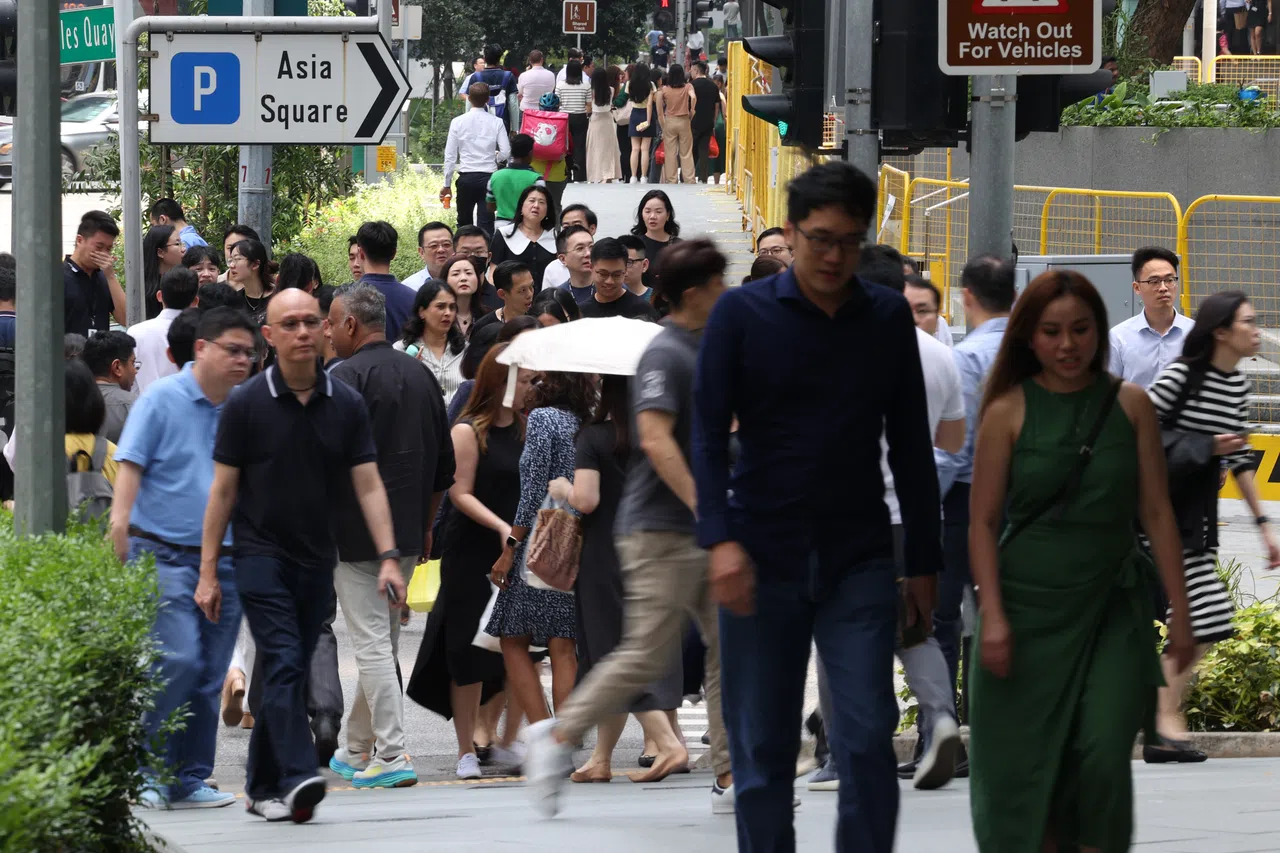 许多年轻人已不再把远程办公、弹性工作时间等灵活工作安排视为工作的最首要考量。