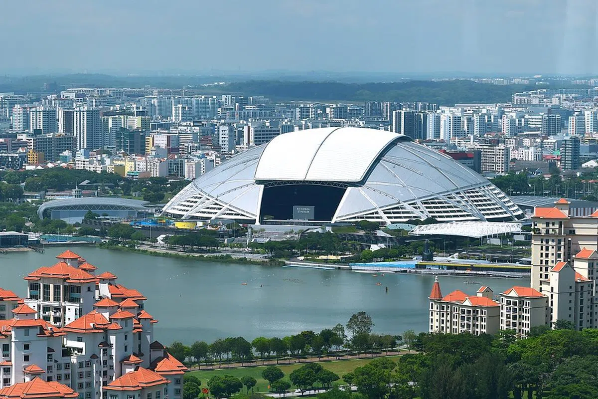 体育城的最大型建筑就是国家体育场。（海峡时报）