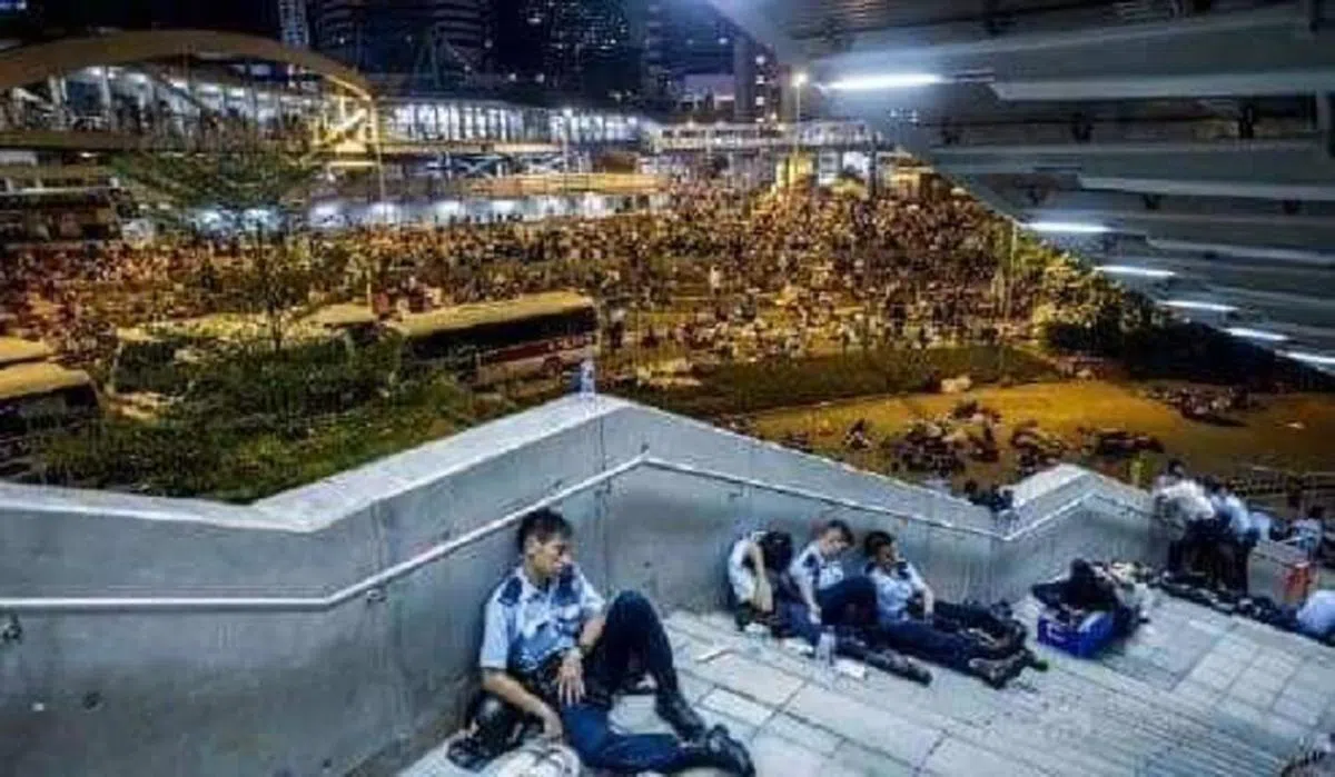  夫妻偷拍向他们索贿的当地交警。（受访者提供） 
