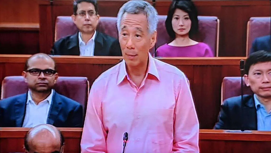 李显龙总理今天在国会参加政府施政方针辩论时发言。（互联网）