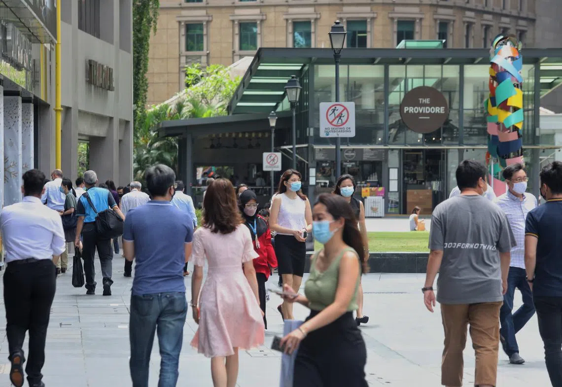 调查显示，逾半本地员工会辞去无法让他们享受人生的工作。（联合早报档案照）