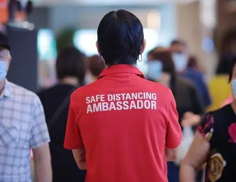 永续发展与环境部昨晚（29日）否认所谓“政府招5000人春节上门突击检查”的传闻，澄清当局没有额外招聘人手执行安全距离和监督安全措施。（海峡时报）