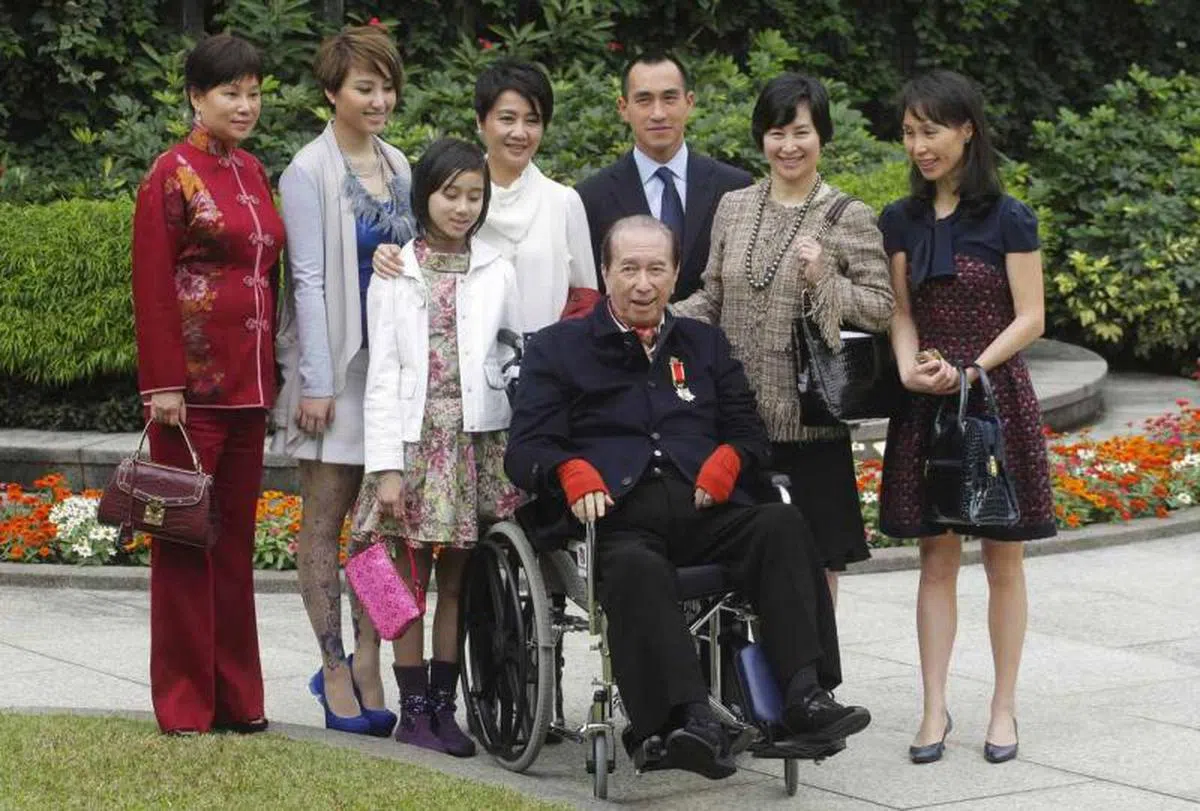  何鸿燊共有4名太太和17名子女。（互联网） 