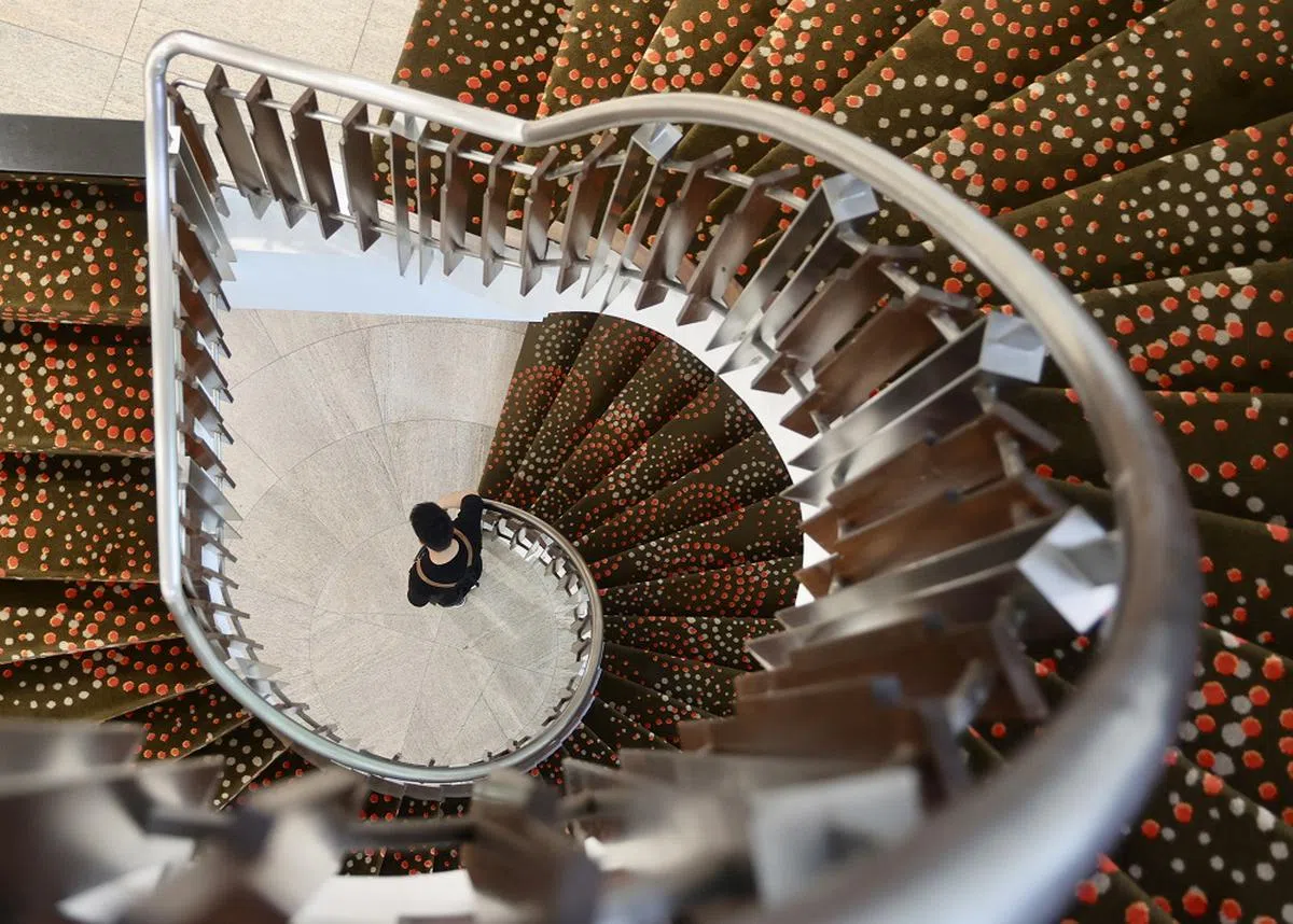 Fabian Ang在16岁那年为了保护母亲和妹妹免受父亲家暴，决定辍学待在家。（海峡时报）