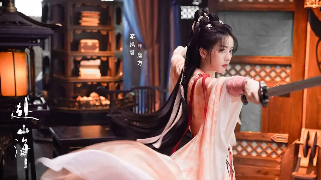 李凯馨曾因一段疑似辱华的音档而陷入公关危机。