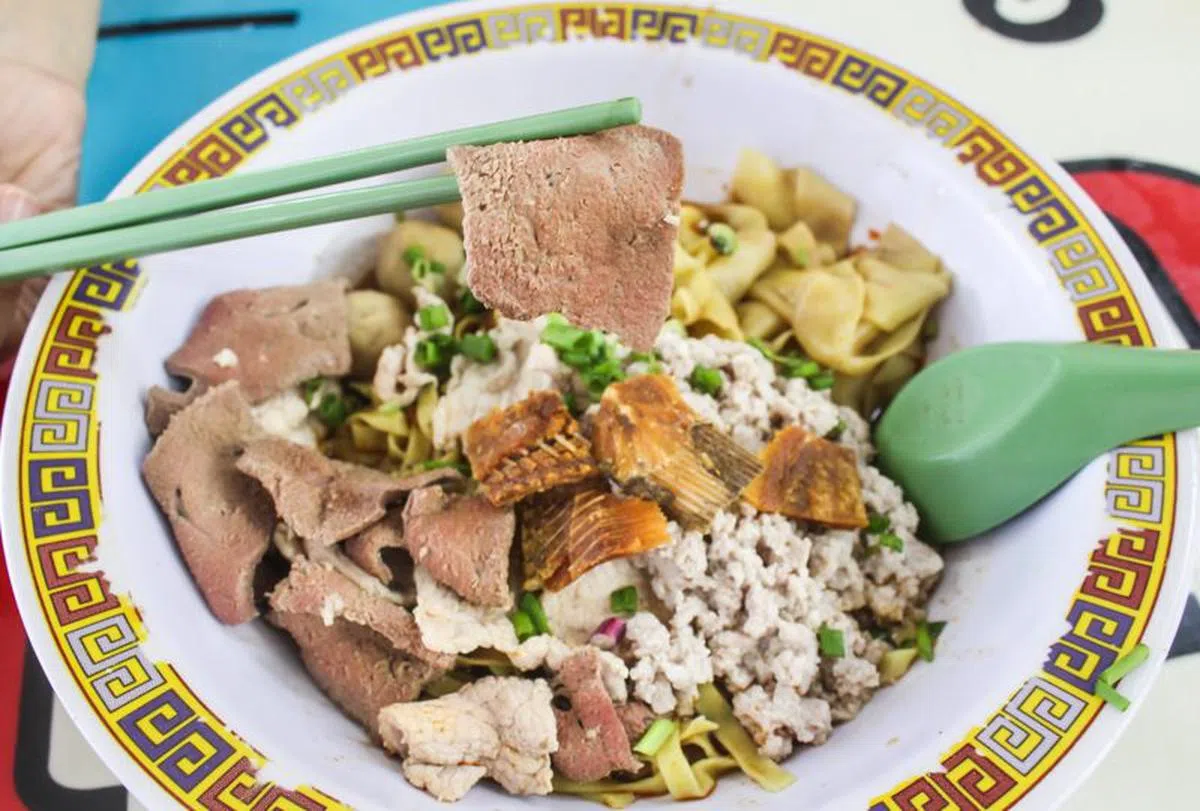  大华猪肉粿条面还在面中加入扁鱼干提味。(sethlui) 