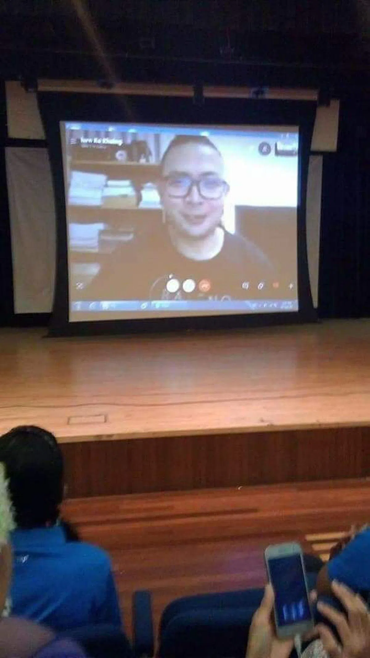  若开军总司令通米亚良通过视频发表谈话。（若开军相关推特） 