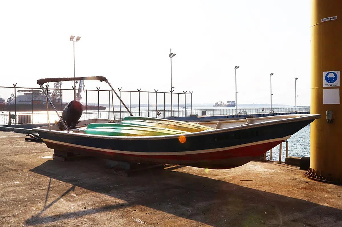  就是这艘电动舢板船。（联合早报） 