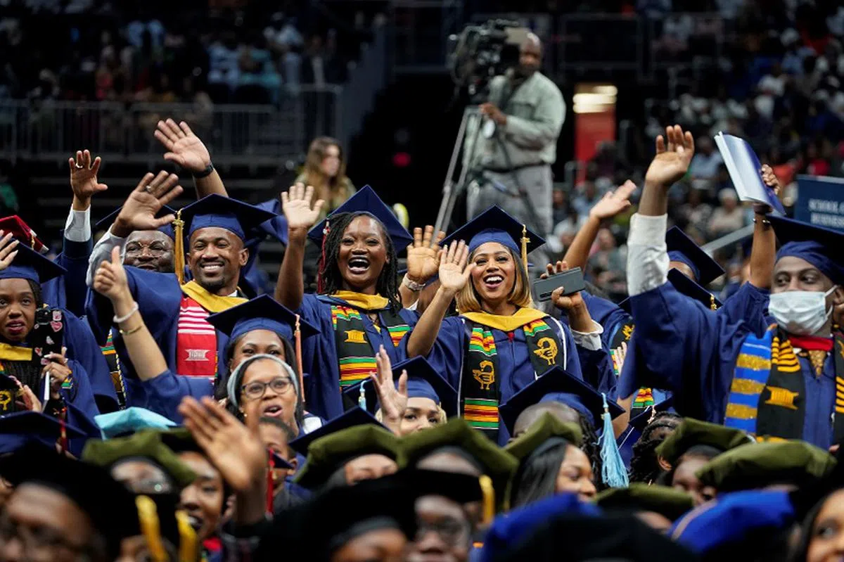 2020年至2021年之间，美国四年制公共大学的国际学生学费年均为2万6820美元。（路透社）