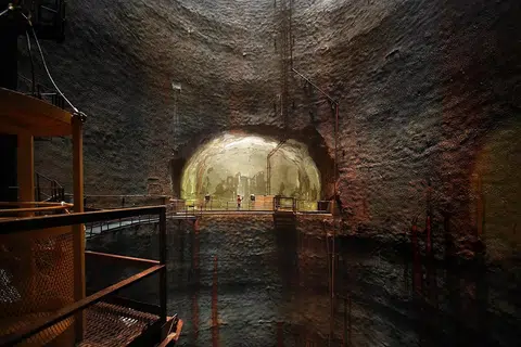 裕廊岛地下储油库（Jurong Rock Caverns），宛如科幻剧场景。（市区重建局面簿）