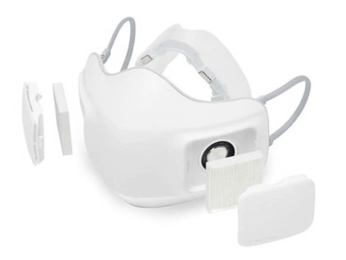  PuriCare™ Wearable Air Purifier智能口罩展示图。（LG官网） 