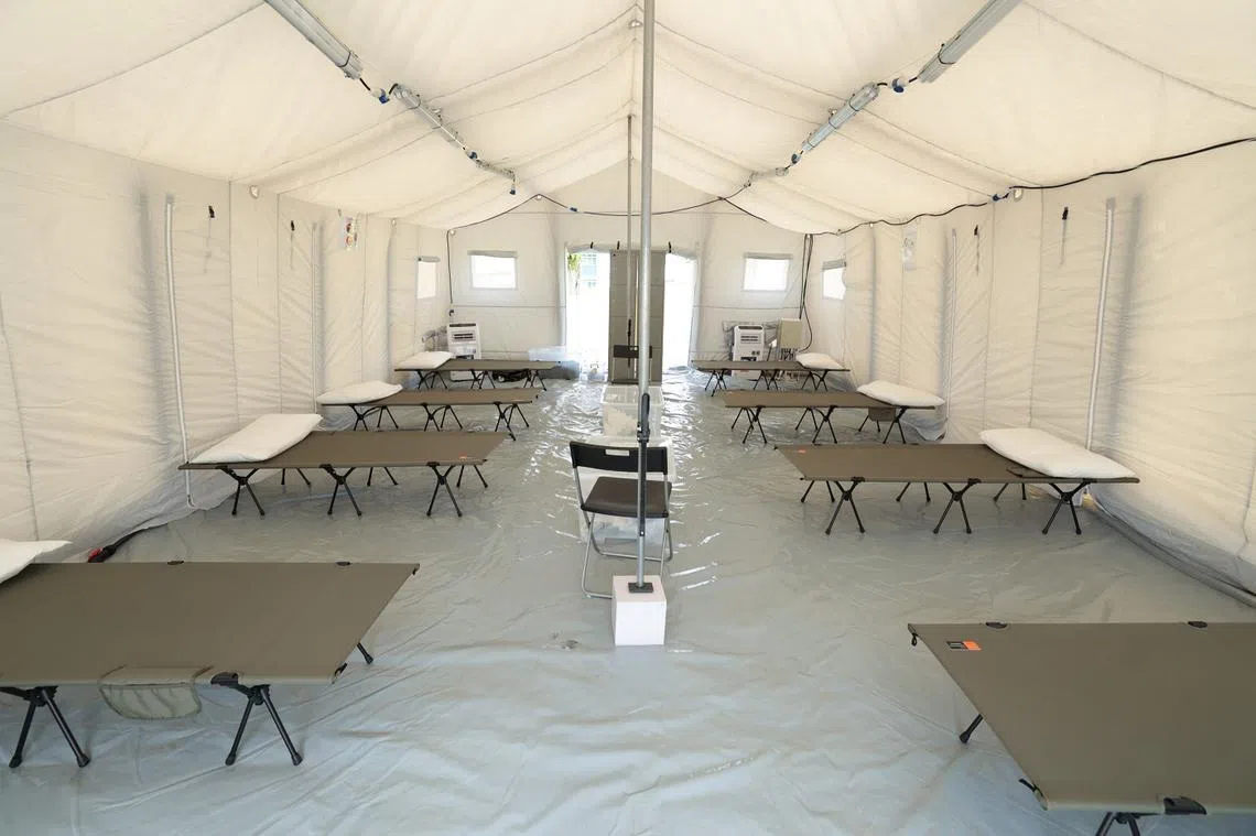 新加坡应急医疗团队可在接到通知后的72小时内，前往本地或海外的大型紧急事故现场，搭建类似野地医院的临时医疗区提供救援工作。（联合早报）