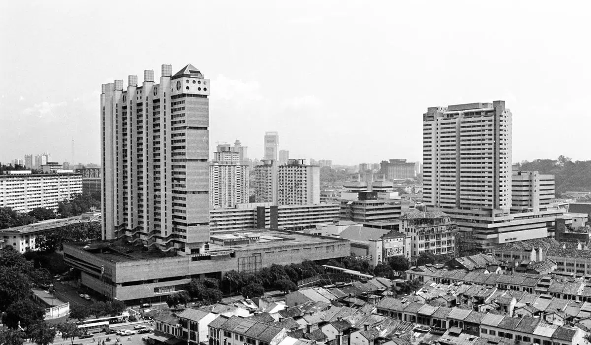 1979年，珍珠坊的建筑外墙是混凝土的颜色。（海峡时报）