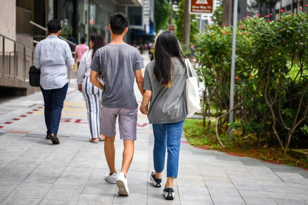 调查显示，对约会app持开放态度的新加坡人已从2012年的19%增至2021年的58%。（海峡时报）