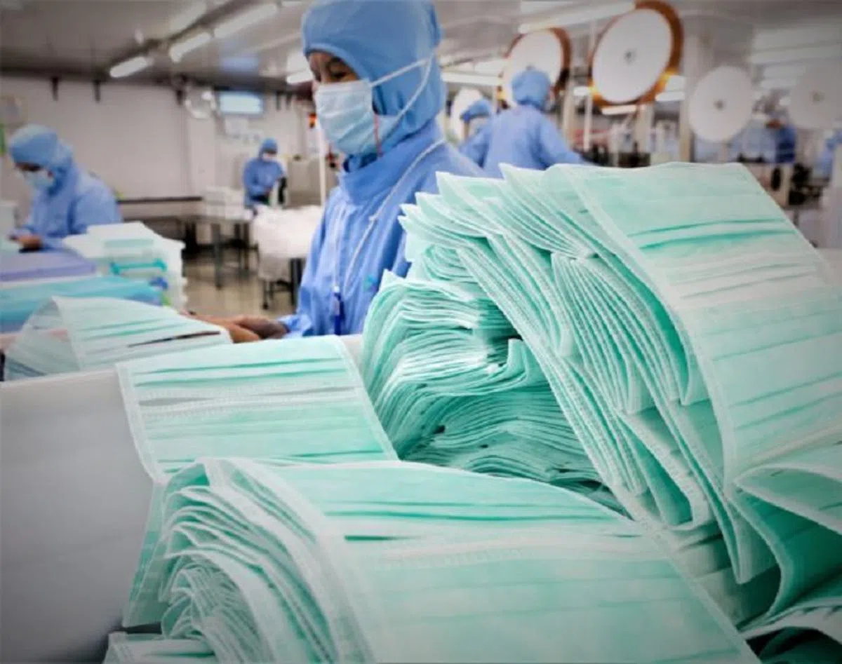  台湾政府于1月31日决定投入1.8亿新台币（约818万新元），大开60条口罩产线。（互联网） 