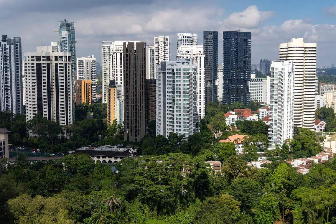 财政部、国家发展部和金融管理局于4月26日深夜，宣布了最新一轮的房地产降温措施。（联合早报）