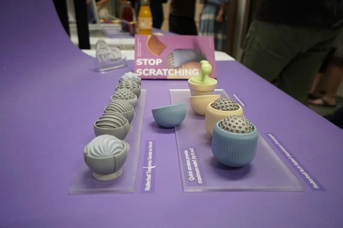 名为“止痒滚球”（Rollerball Itch Relief）的辅助工具，荣获“新加坡全国戴森设计大奖”亚军。（互联网）