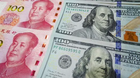 美元霸权地位是否式微最近再次成为热议话题。（CNBC）