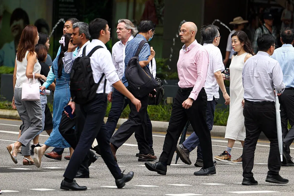 全球银行业员工预料将面临人工智能的“挑战”，其中一些涉及常规且重复性质高的工作岗位岌岌可危。（联合早报）