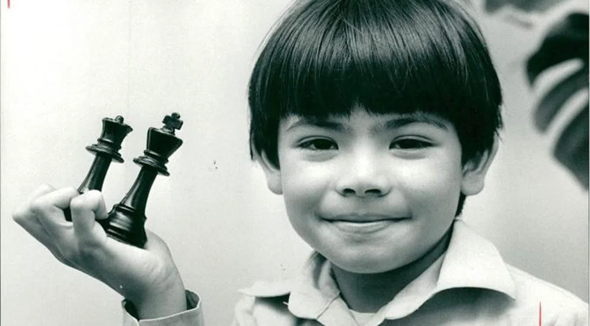 哈撒比斯小时候就迷上了国际象棋。（britishchessnews）