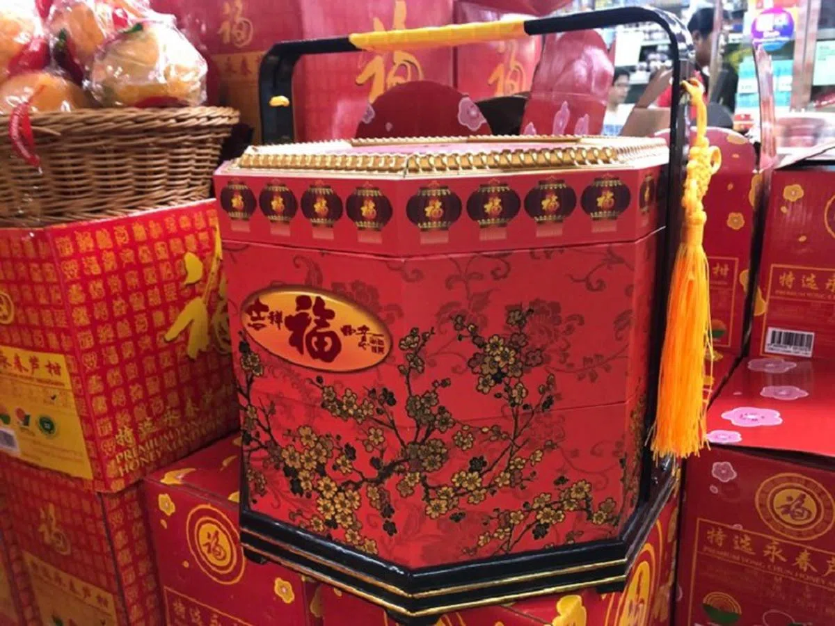  昇菘超市卖的柑橘，以提篮为礼盒。（侯佩瑜摄） 