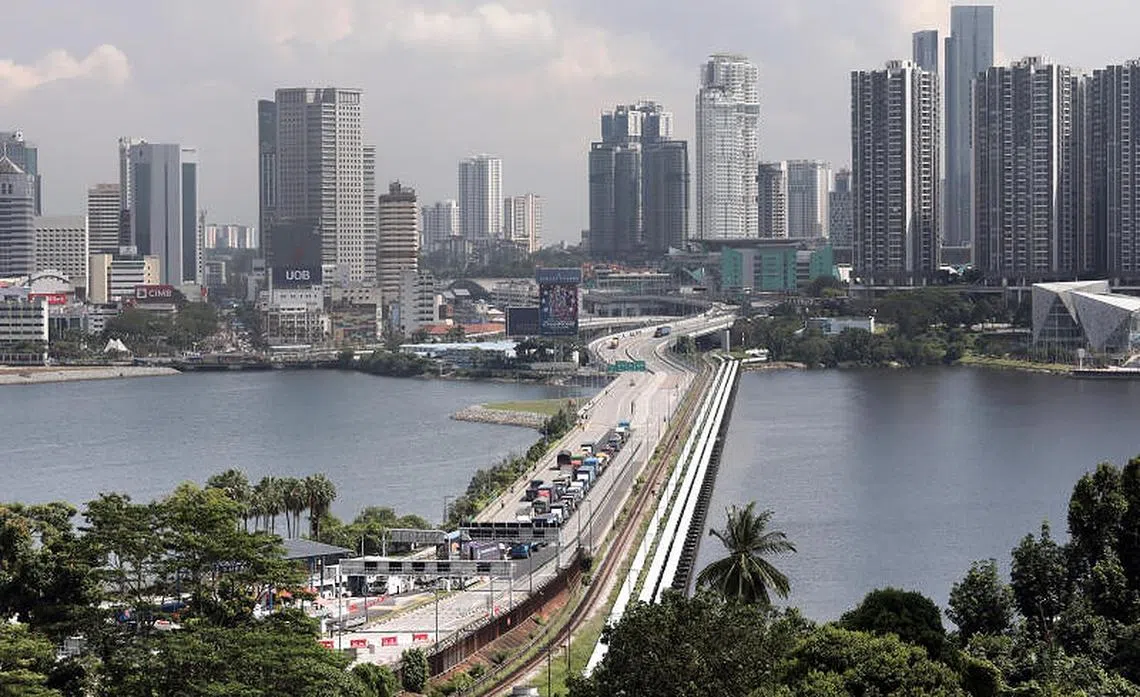 衔接新马两地的新柔长堤。（联合早报）