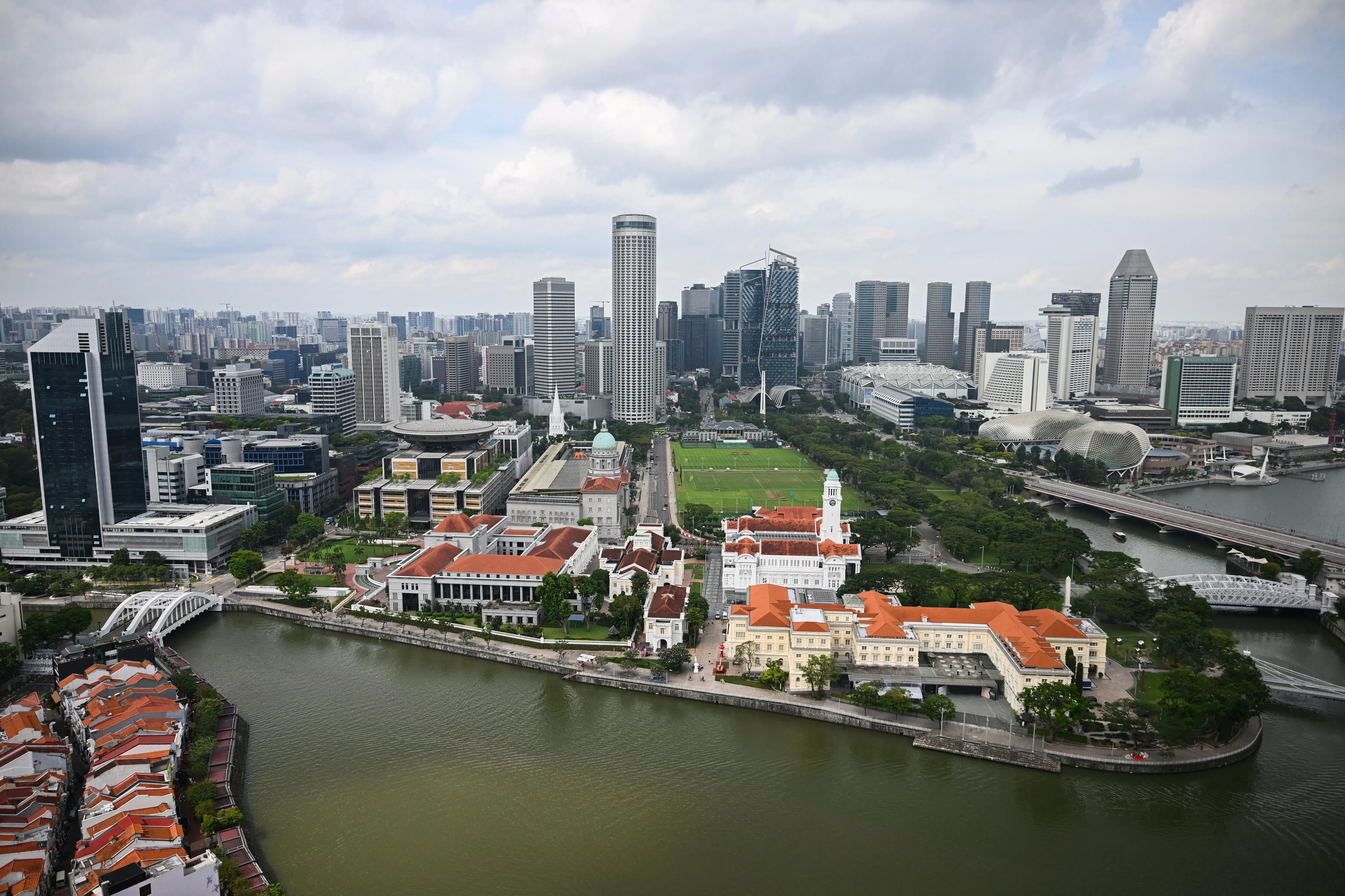鸟瞰坐落于新加坡市中心的国会大厦。 