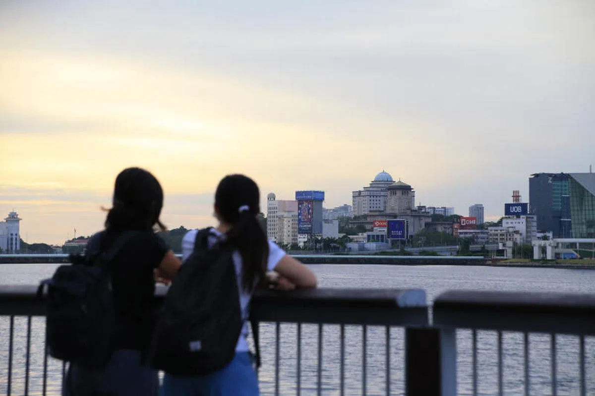 从兀兰海滨公园遥望对岸柔佛新山。（联合早报）