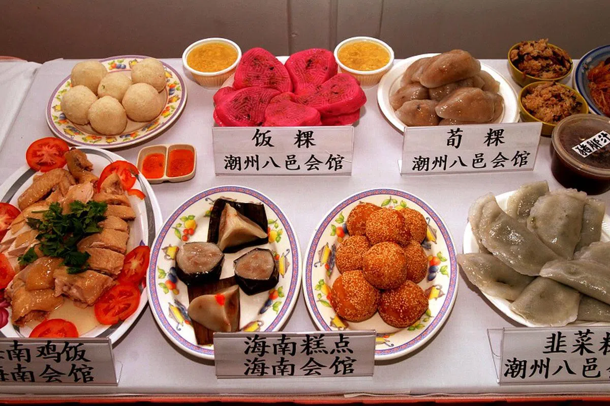  新加坡年轻人最熟悉的华人文化，就是各个籍贯的美食。（联合晚报） 