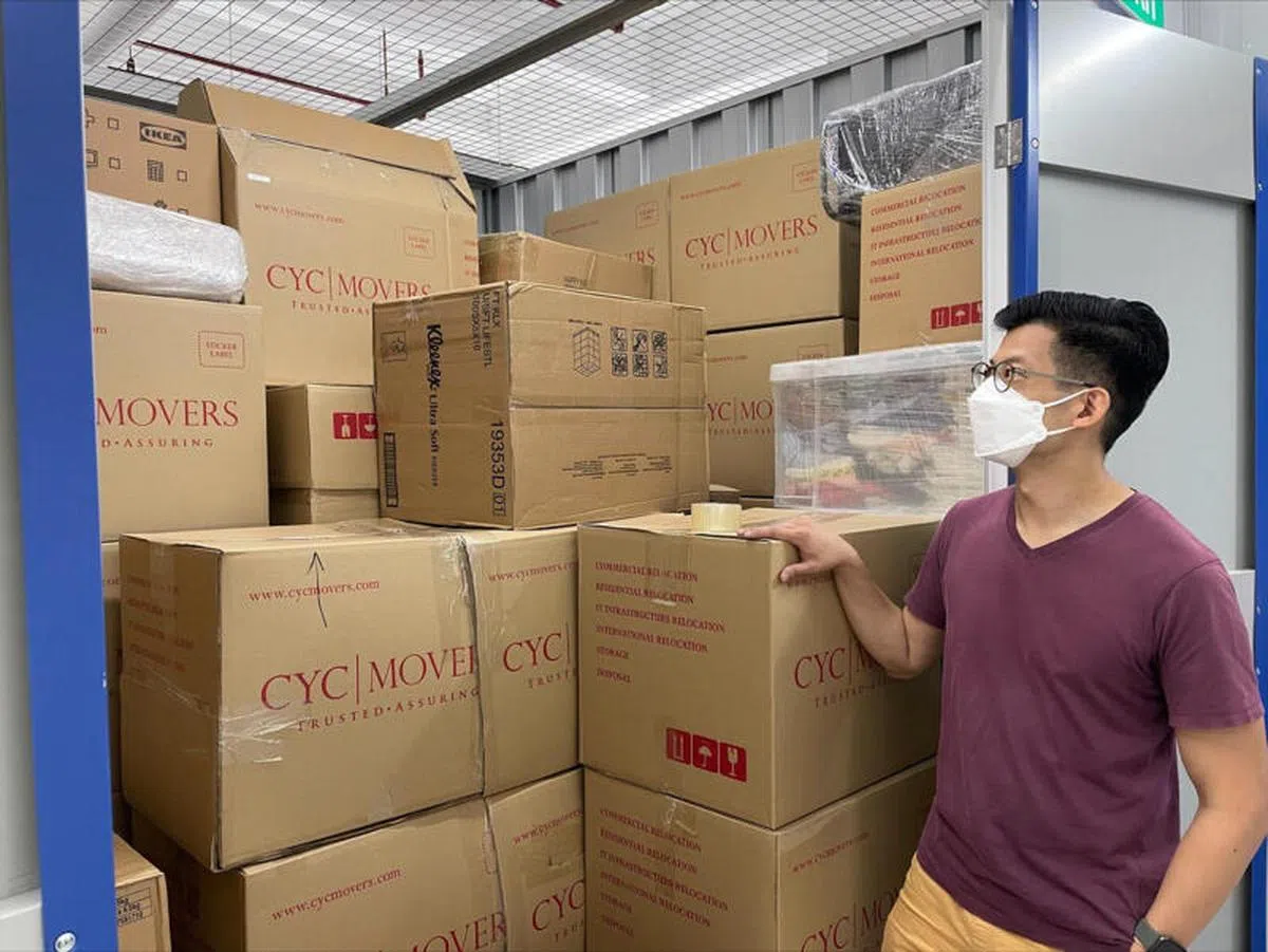 Kathleen和丈夫把家具都暂时存放在自助仓储库里。（LOCK+STORE）