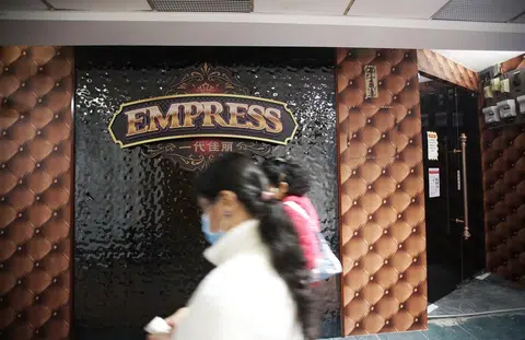 位于东陵购物中心的一代佳丽卡拉OK厅（Empress KTV）是目前被爆出与KTV感染群有关的9间店家之一。（海峡时报）