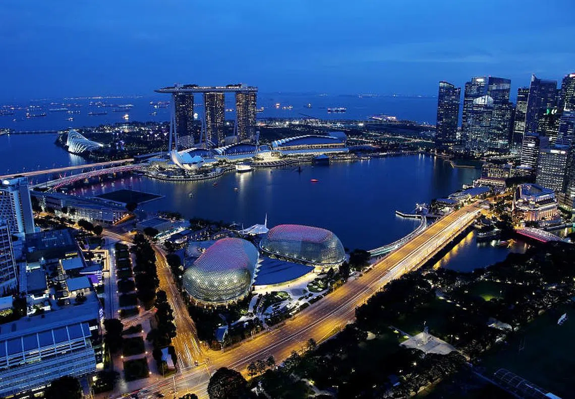 全球疫情冲击之下，世界范围内的超级富豪人数不减反增，新加坡富豪人数更大有增速趋势。（联合早报）