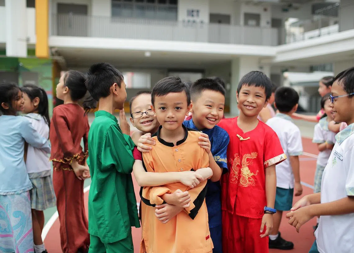 新加坡是个多元种族社会，也是东南亚唯一华族占大多数的国家。（海峡时报）