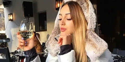 嫁入马国皇室的俄罗斯美女Oksana Voevodina。（互联网）