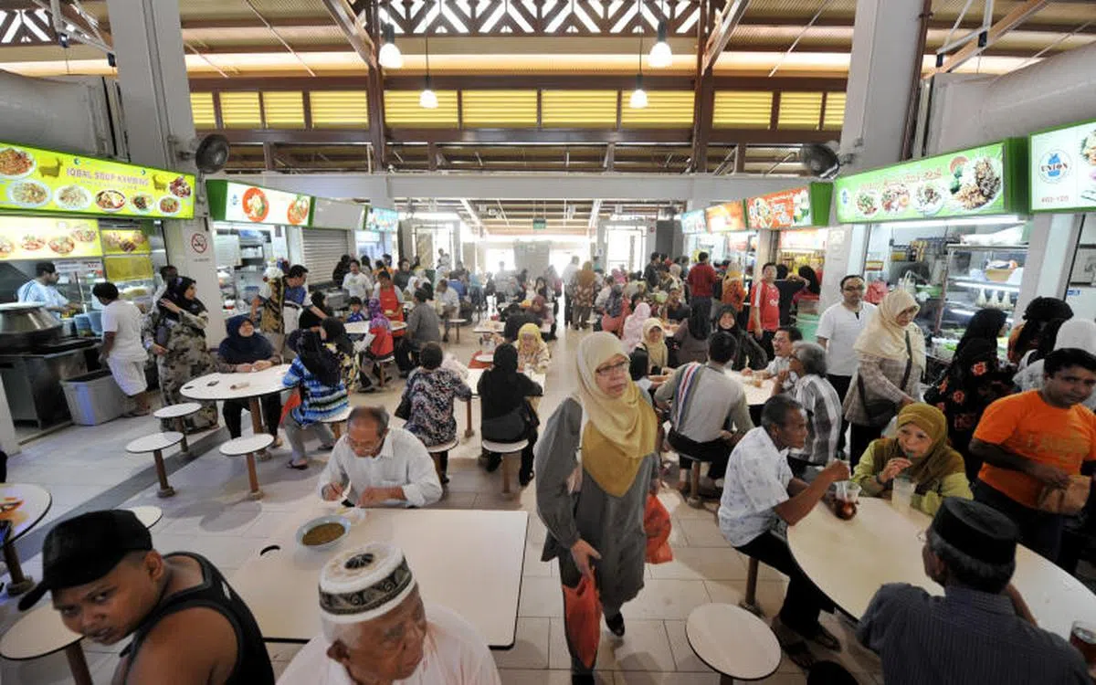  芽笼士乃小贩中心。（海峡时报档案照） 