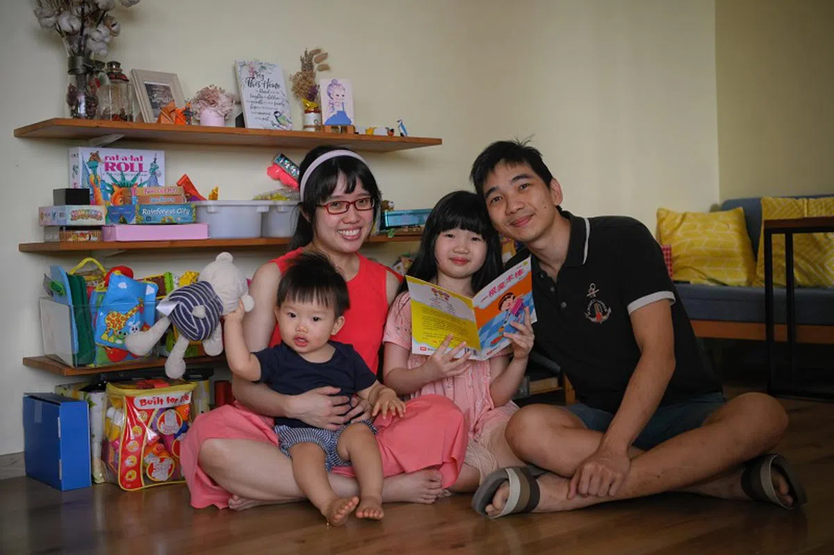 曦恩的父母都从事教育工作，妈妈也是一名家庭中文补习教师。（海峡时报）
