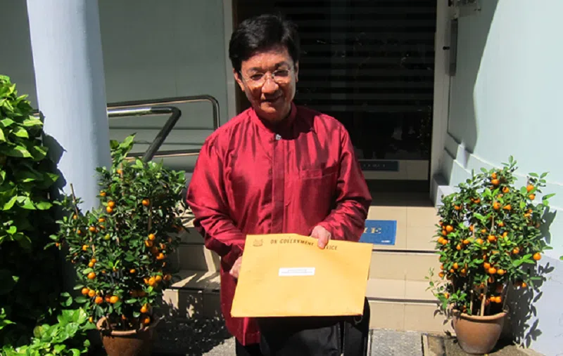 裕廊集团前财务总管关玉麟曾两度领取总统选举提名表格。（互联网）