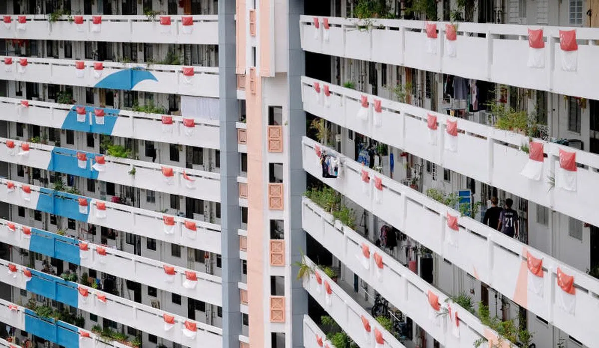 一些被纳入居家康复计划的患者向媒体申诉，他们不是联系不上卫生部，就是迟迟得不到回复，要不然就是拖了好长一段时间才获得当局联系。（联合早报）