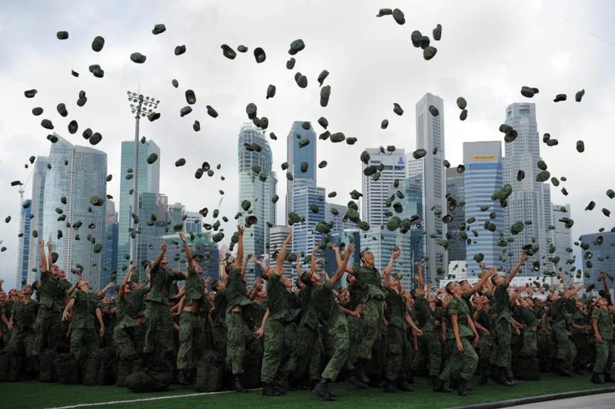  熬过首九个星期的兵役，结业啦！（海峡时报） 