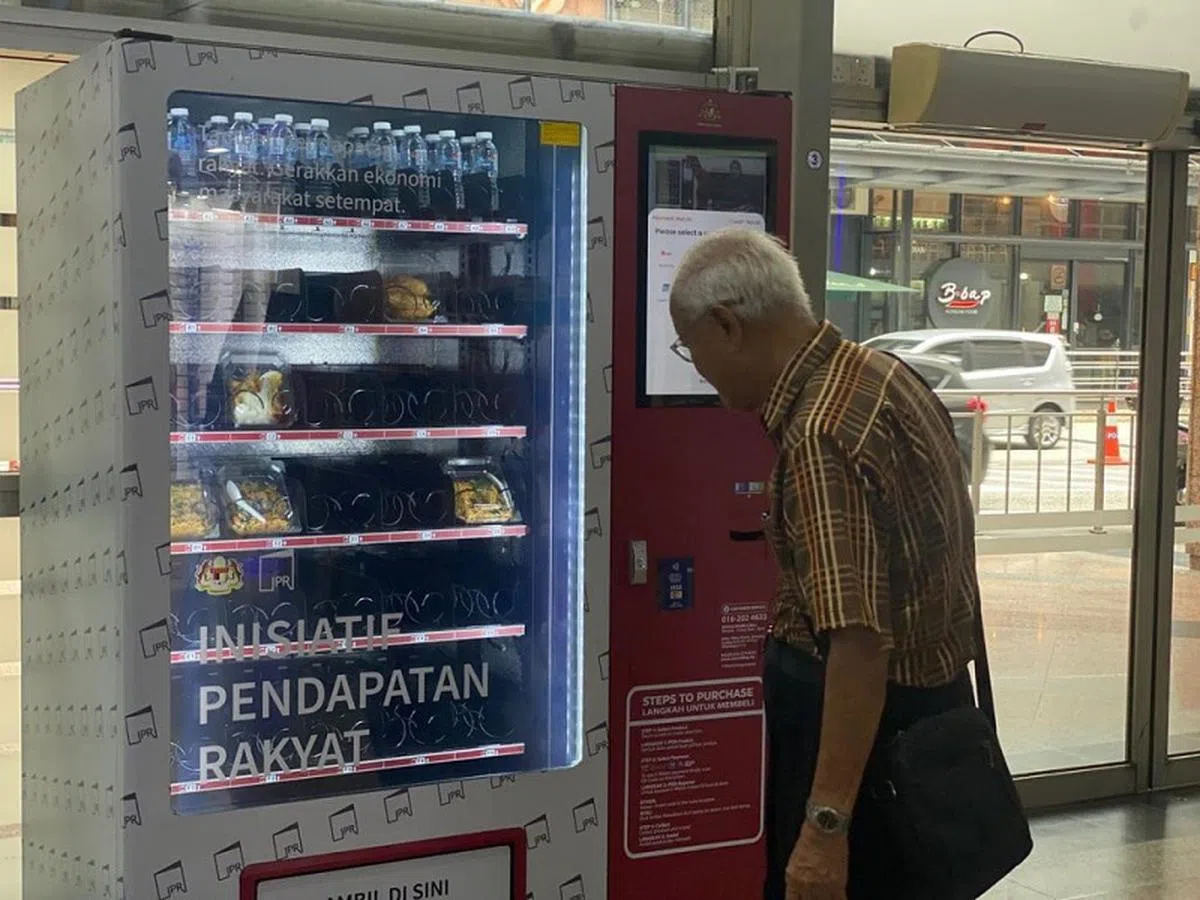 食品企业家倡议主要为低收入居民提供一台自助贩卖机，让他们售卖食物及饮料。（取自CodeBlue网站）