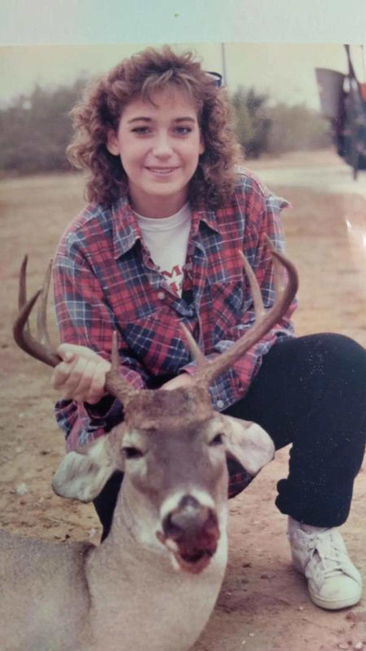 Julie年轻时的样子。（Julie Kelly）