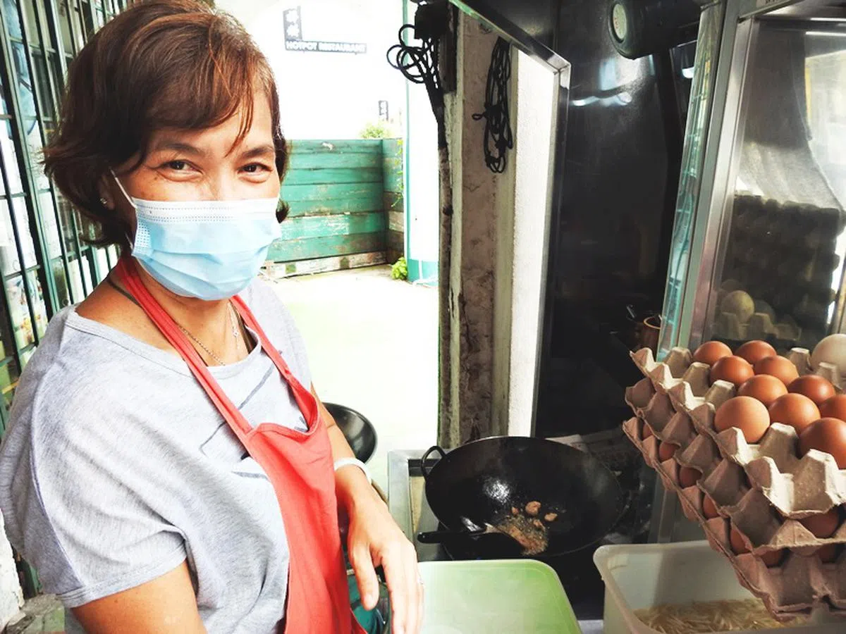  槟城炒粿条小贩曾碧兰希望政府能够向新加坡学习，尽快让槟城小贩美食入遗，使小贩可以从中受惠。（光明日报） 