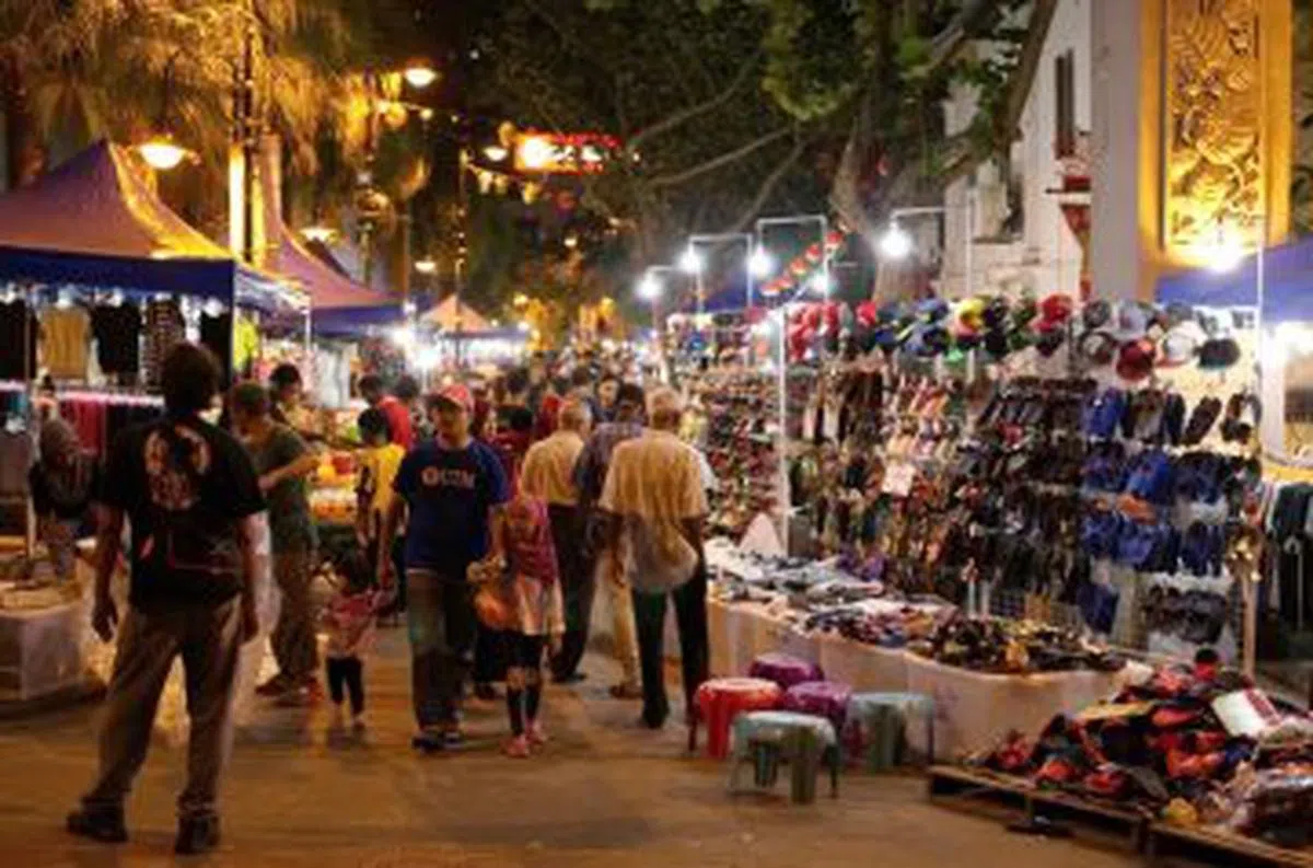  Bazaar Karat夜市场景。（互联网） 