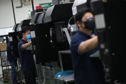 电子及精密工程领域在第二季度表现良好。（海峡时报）