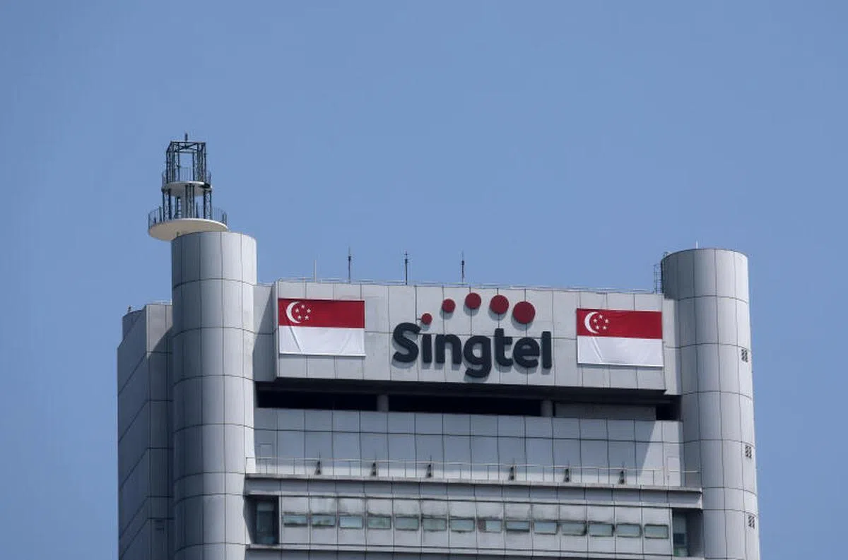 位于乌节路地带的新电信（Singtel）总部大厦——电信中心（Comcentre）外观。（海峡时报）