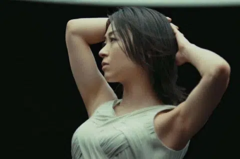 《First Love》是日本女歌手宇多田光出道的首张专辑，全球销量1100万张，奠定了她在日本歌坛天后的地位，被认为是日本最成功的第二代明星之一。（宇多田光Instagram）