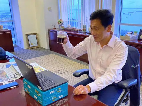 交通部长王乙康。（王乙康面簿）