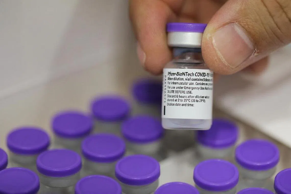 辉瑞疫苗是目前全球唯一获准让12岁至15岁青少年使用的冠病疫苗。（海峡时报）